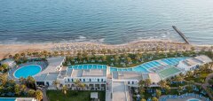 Lyttos Beach s bazény, pláží a mořem v pozadí