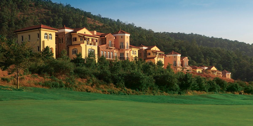 Spring City Golf & Lake Resort Villas, Apartments.